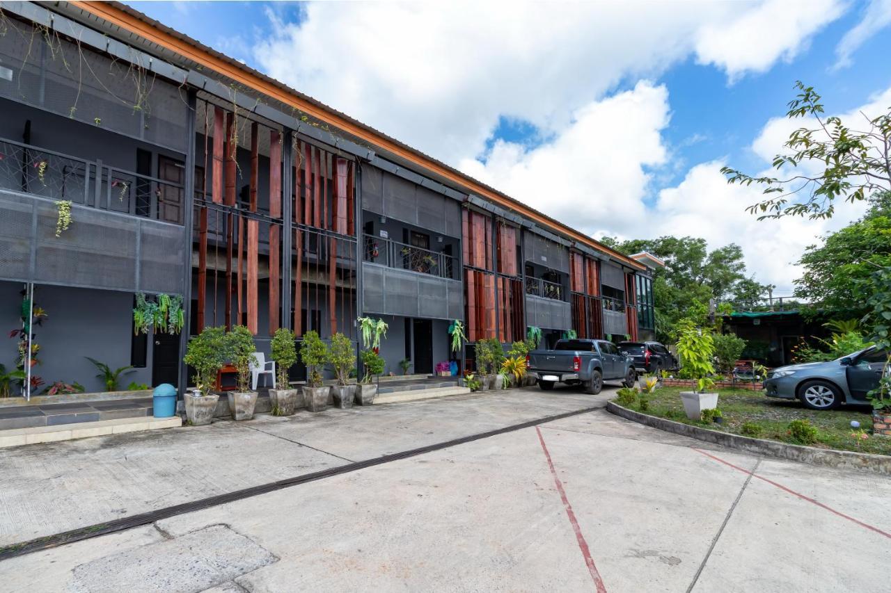 Cs Klongtoey Grand Resort Ban Yep Chaeng Екстериор снимка